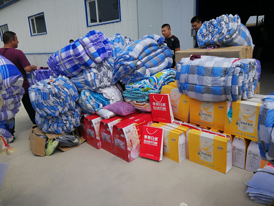 党旗聚人心，党心系民心 