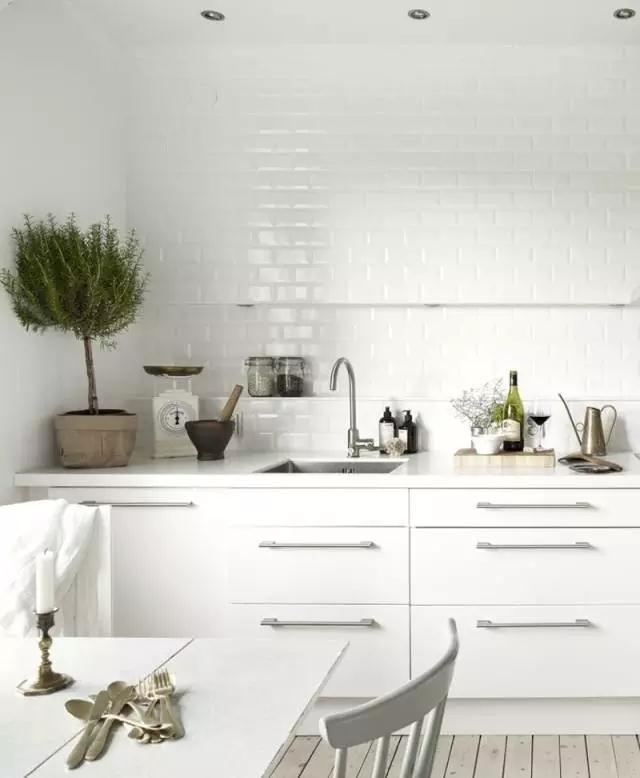 采光不好，如何通过装修技巧来解决？