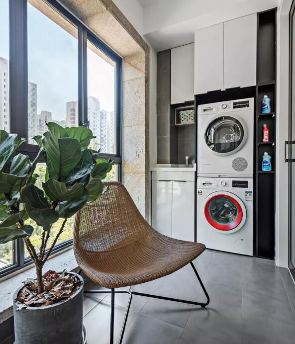 嫌卫生间太小？那是因为你没利用好阳台！