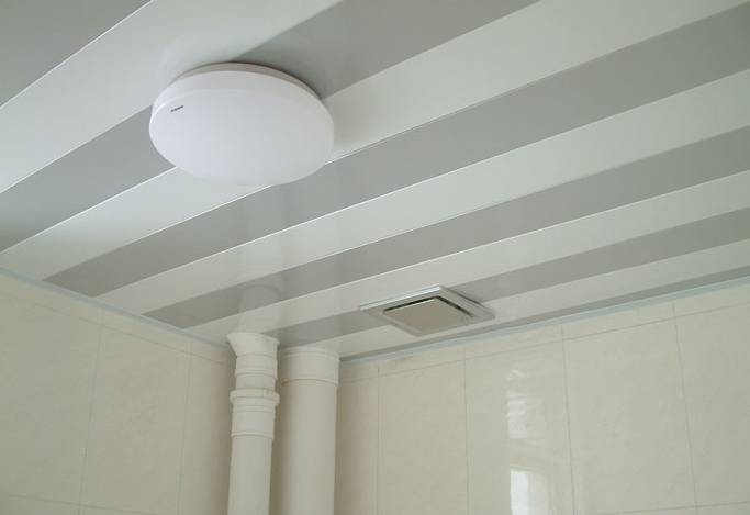 解决卫生间暗、湿、臭三大症状，对症下药是关键！