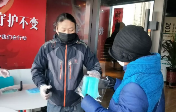 防控疫情 同心关爱 | 东易日盛守护“家”传递爱与温暖