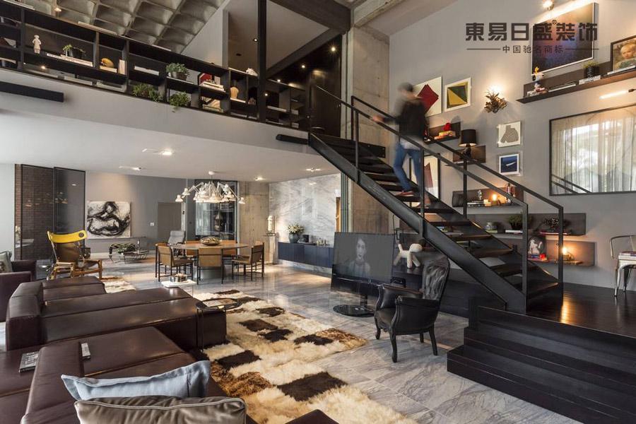 选择复式，楼梯怎么装修才好看？