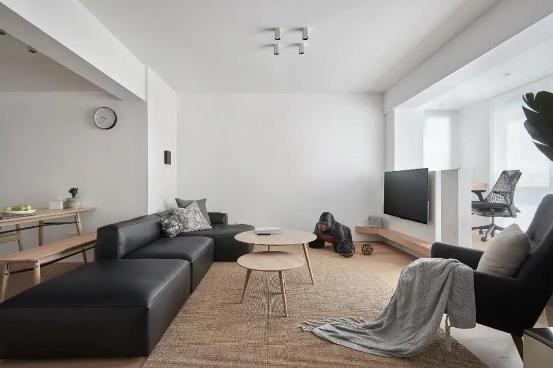 不懂了吧，客厅有横梁，这样装才漂亮！