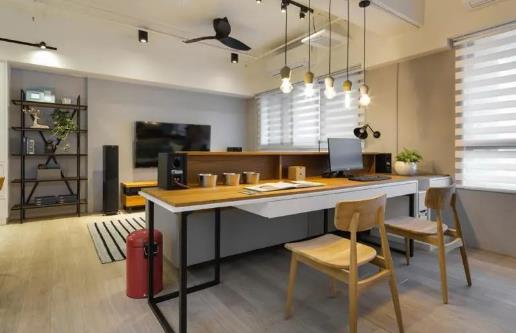 沙发这样往前挪10cm，客厅实用性竟翻倍！