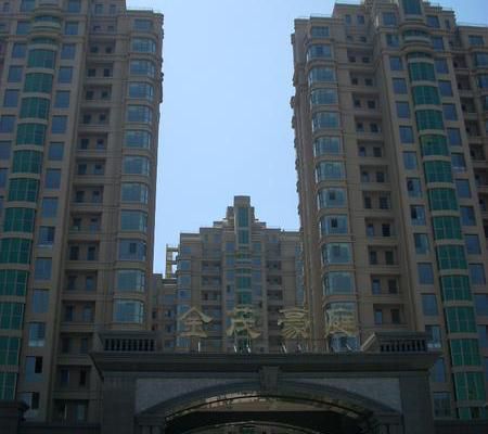 金茂豪庭小区团装进行中……