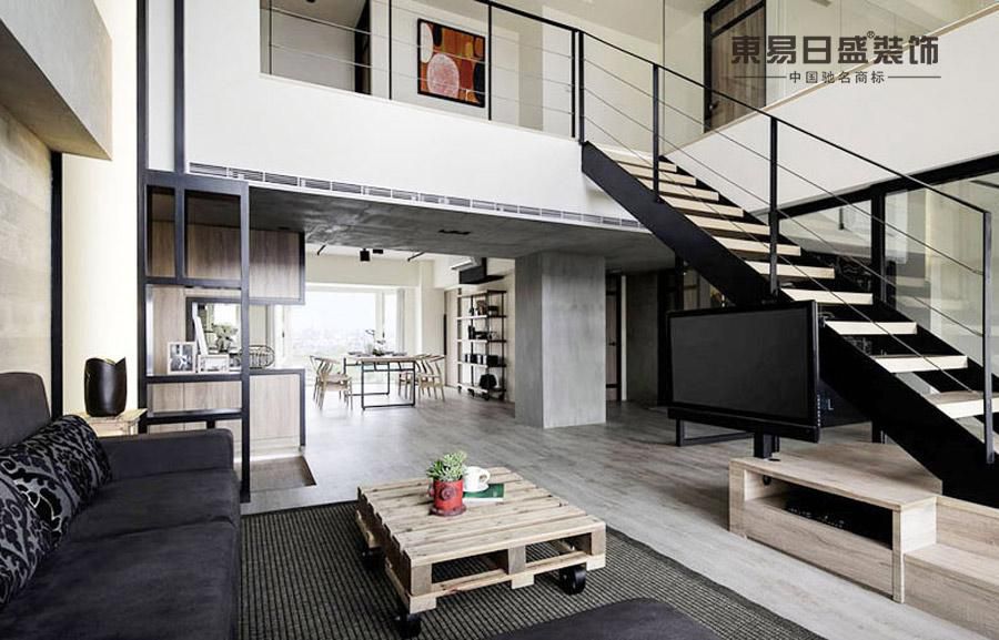 选择复式，楼梯怎么装修才好看？