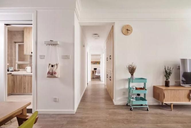 不起眼的踢脚线，装修时如何选颜色才不会毁了家的颜值？